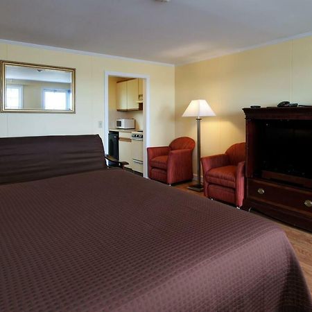 Cape Cod Harbor House Inn Hyannis Exterior photo