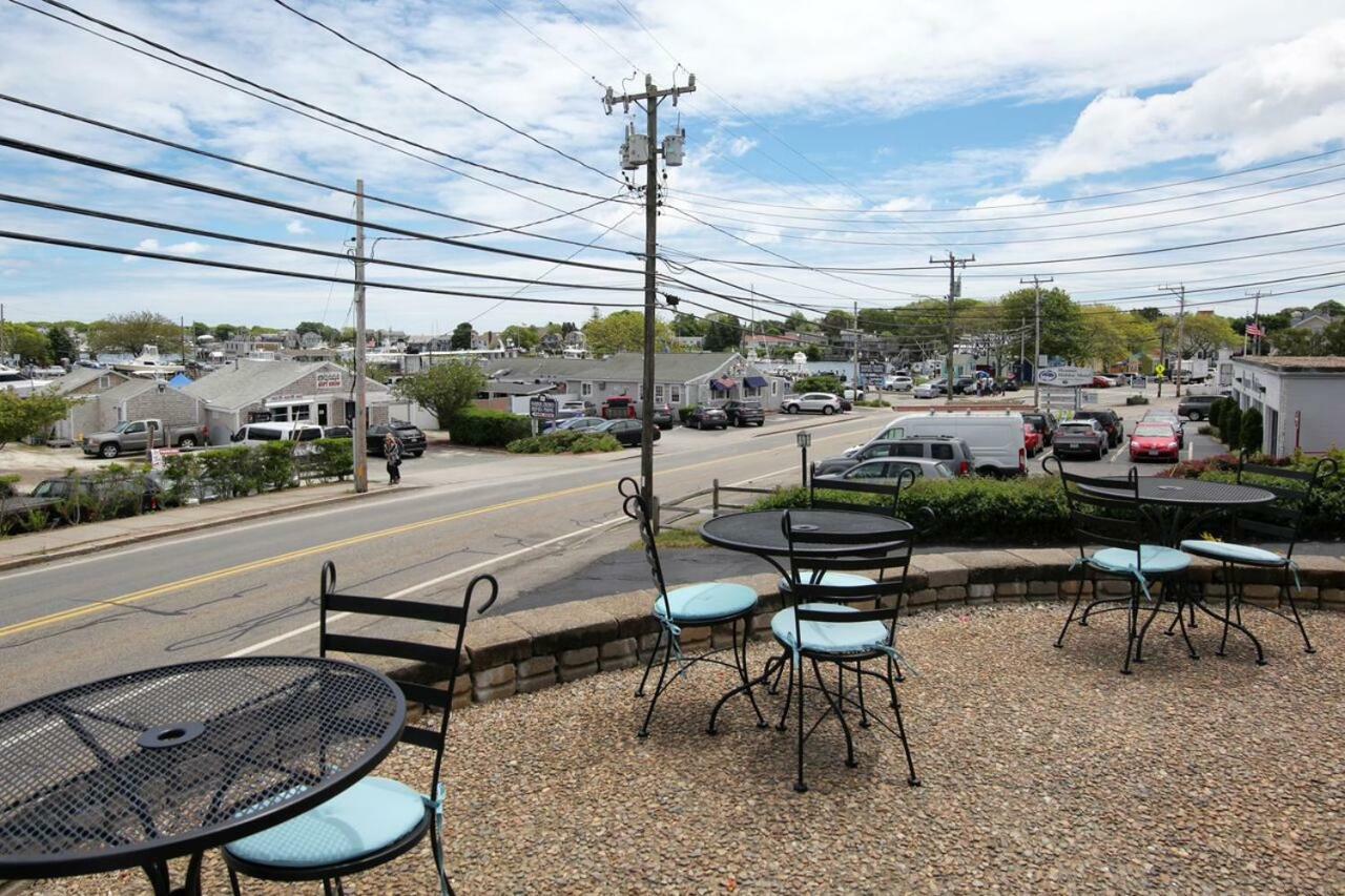 Cape Cod Harbor House Inn Hyannis Exterior photo